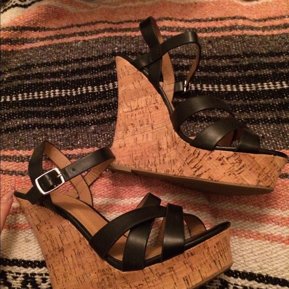 Heart in D Black Cork Wedges 7.5